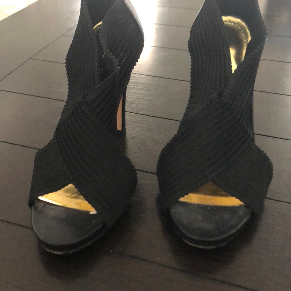 Vince Camuto black sandals